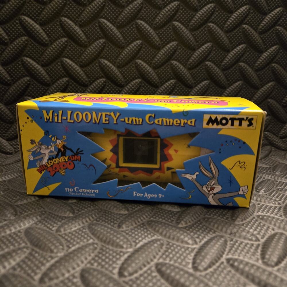 Vintage Looney Tunes Camera Mott’s Mil-LOONEY-um Bugs Bunny Sealed